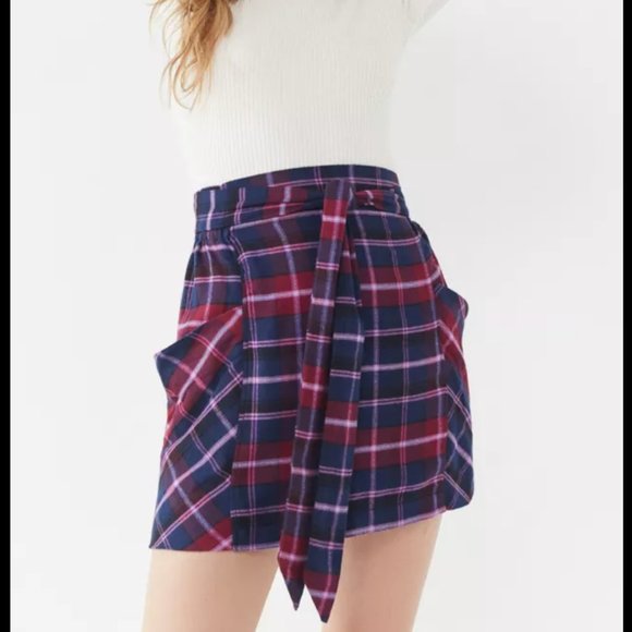 UO Cameron Flannel Tie-Front Mini Skirt - Picture 1 of 2